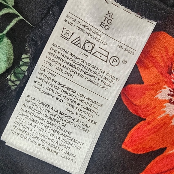 Old Navy Floral Top Womens XL Black Red Peplum Style Smart Casual Office Blouse - Picture 5 of 8